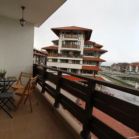 Apartment Pine Tree D34 *