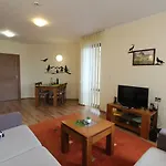 Apartment Pine Tree D34 *